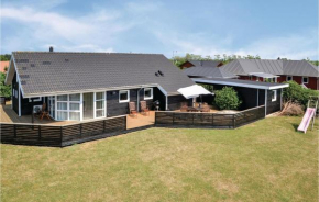 Beautiful Home In Tarm With Wifi